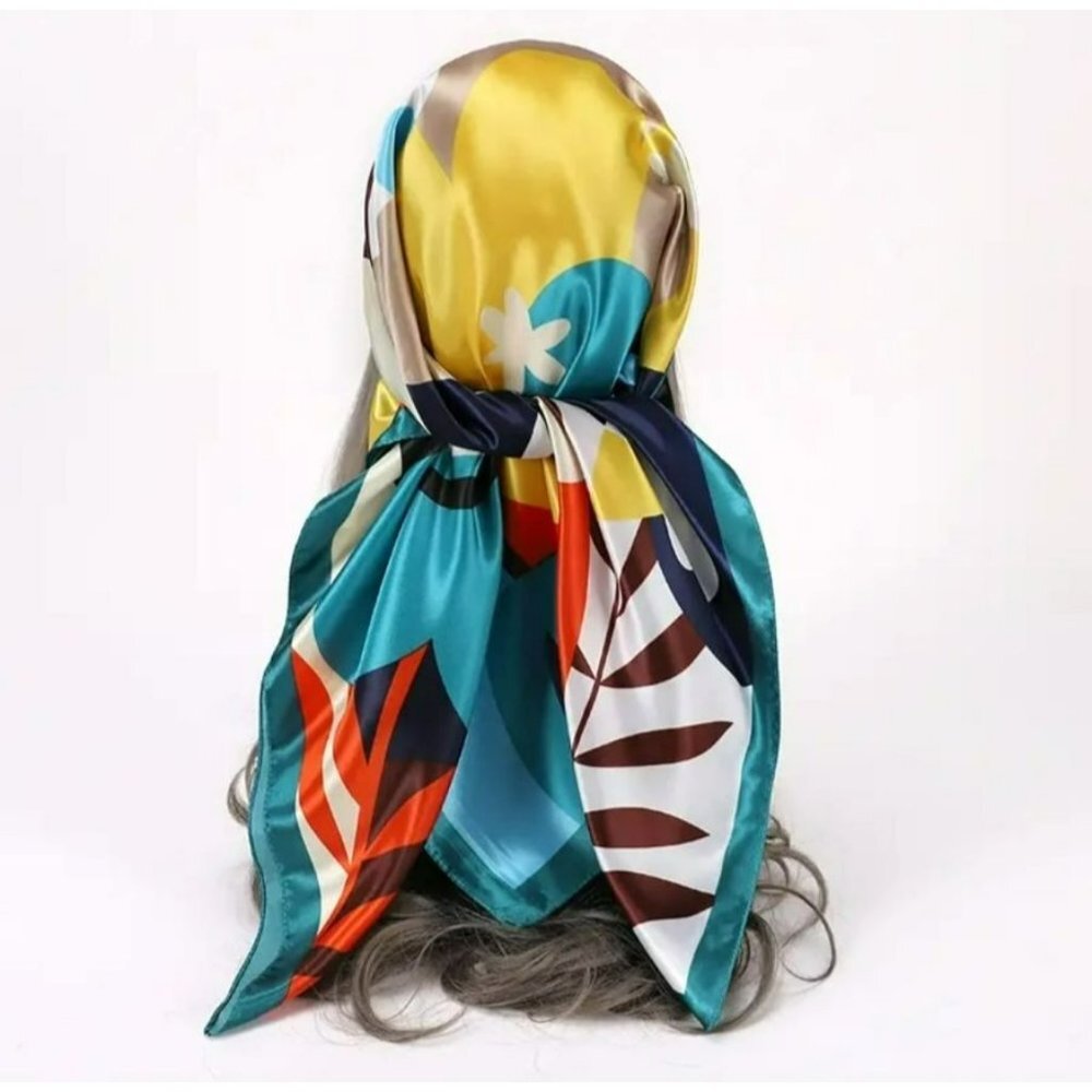 NWT - Flower Print Bandana Square Head Scarf (SKU 0054)
